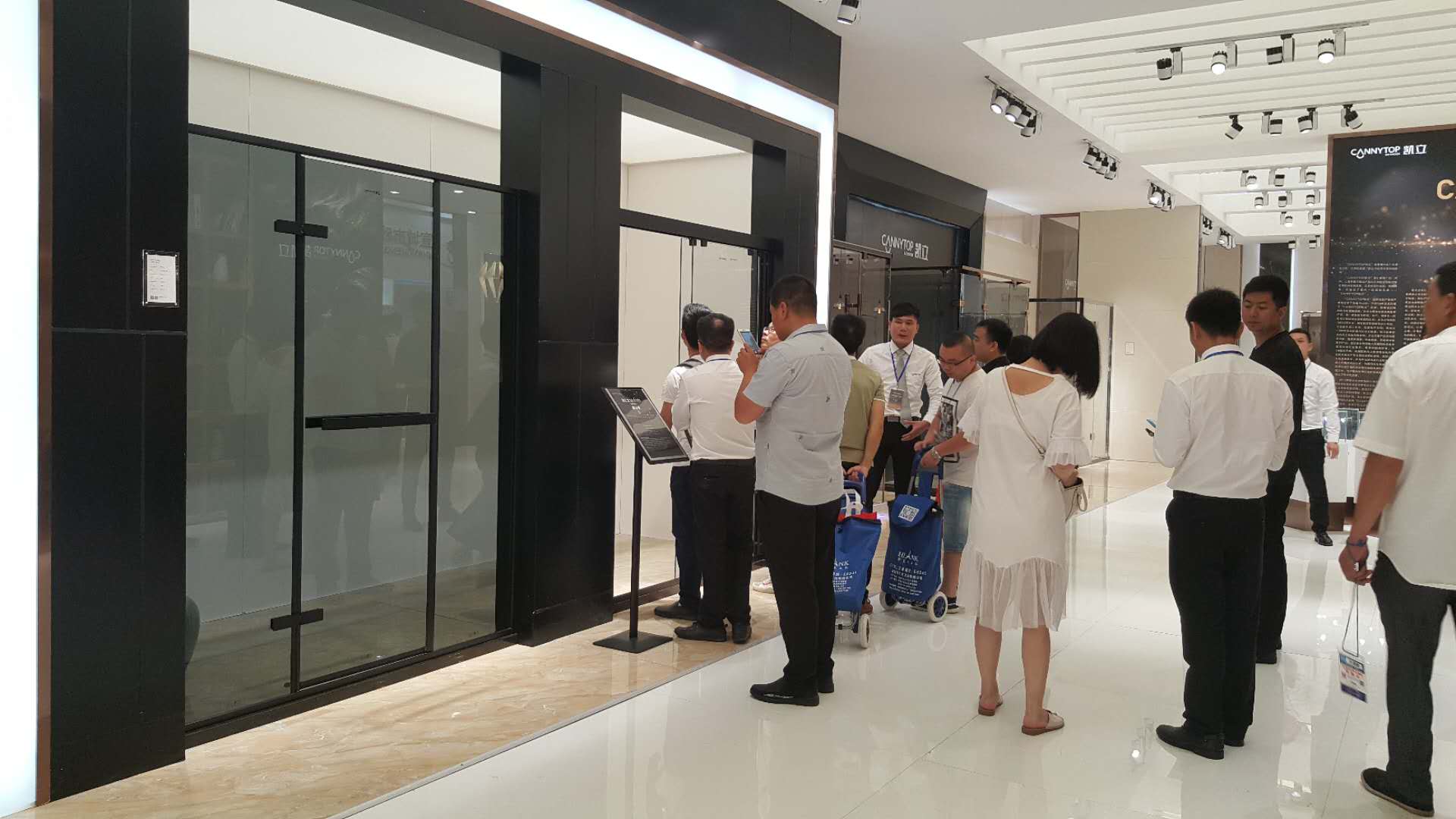 2018上海國際廚衛(wèi)展熱情不減 凱立展館現(xiàn)場人潮絡(luò)繹不絕